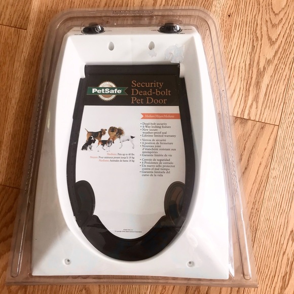 NWT in sealed box PetSafe Security Dead Bolt Pet Door - Picture 1 of 4